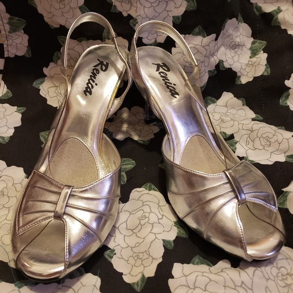 Renica Clear and Silver Bow Sling-back Clear Heel - Picture 2 of 9
